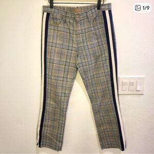 MOTHER 'The inside ankle' Happy people read and drink coffee